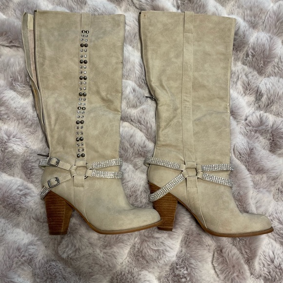 Not Rated high Boots - Picture 2 of 16